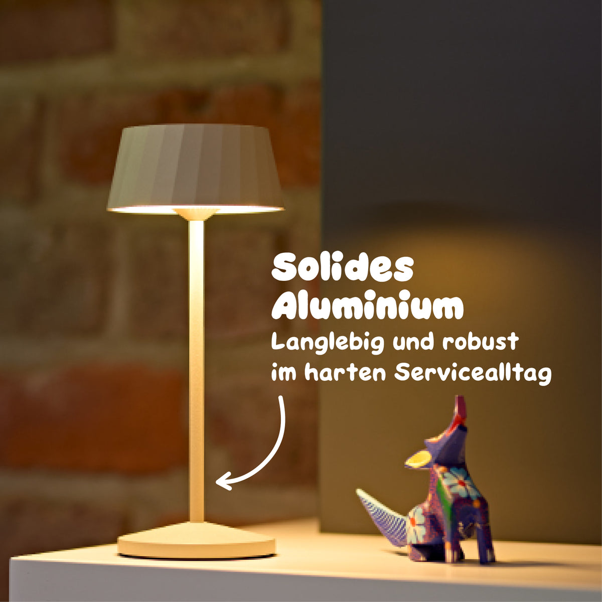 Sigor Facetta Remote Akku-Tischleuchte aus solidem Aluminium mit stabilem Stand #Farbe_Dünenbeige