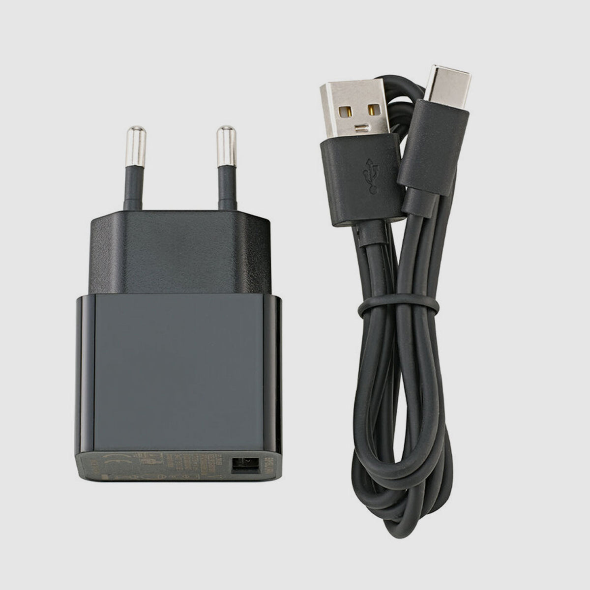 Sigor Nuindie USB-C-Ladekabel mit gewinkeltem Stecker (L-Form) in Schwarz, mit USB-Netzteil